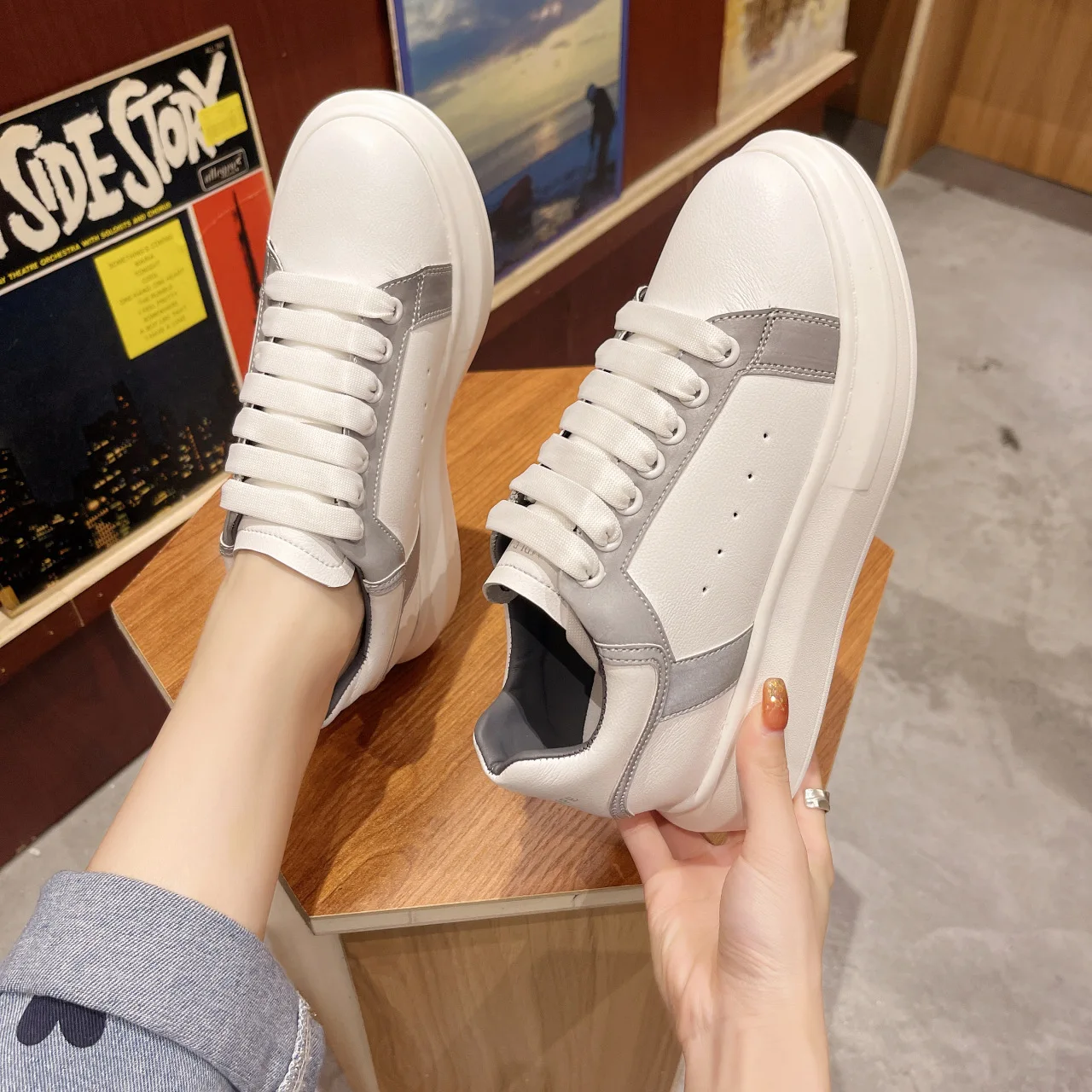 

Women Vulcanized Shoes Mixed Colors Platform Casual Shoes Ladies Lace-up Flats Board Shoes Comfortable Sneakers Zapatillas Mujer