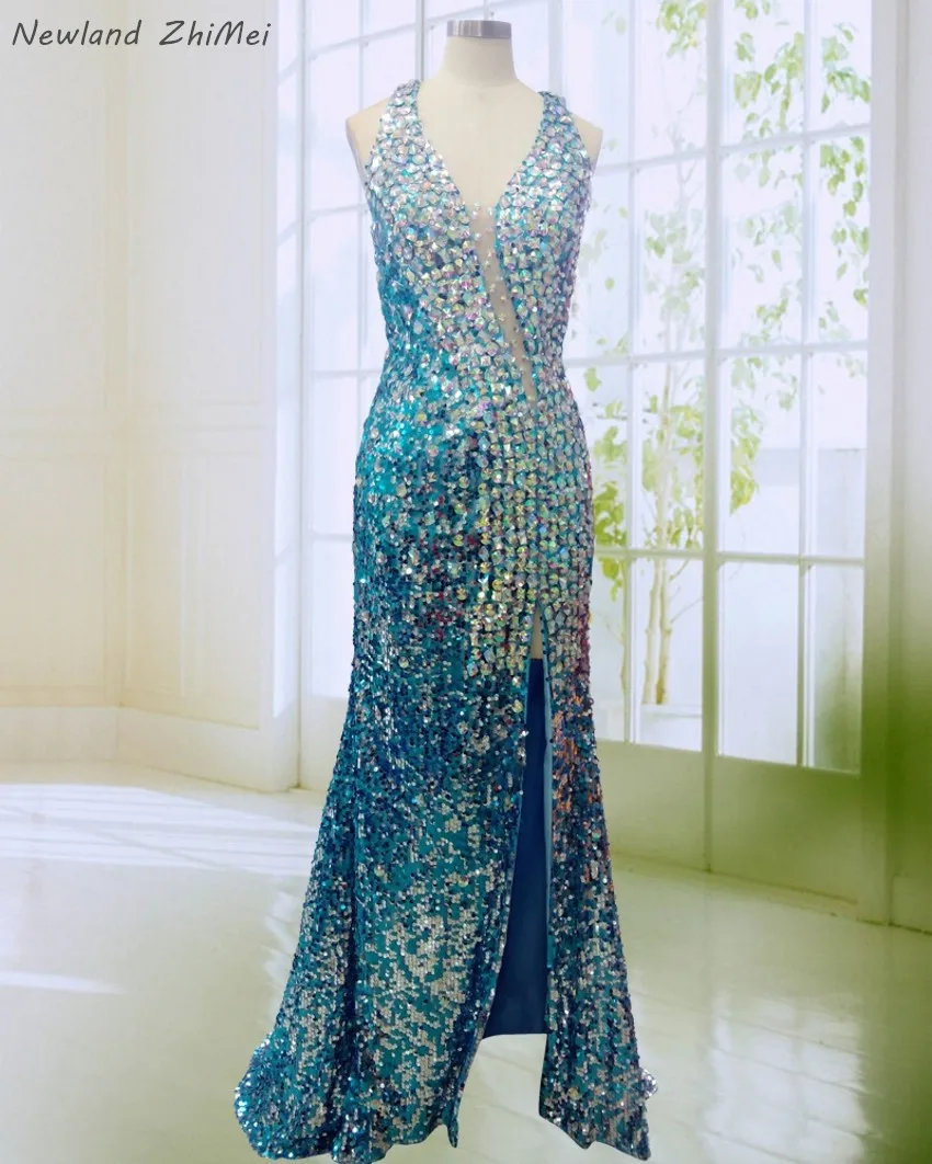 

Платье вечернее с блестками и разрезом сбоку, с открытой спиной