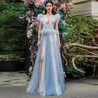 Женское вечернее платье с перьями, с глубоким V-образным вырезом