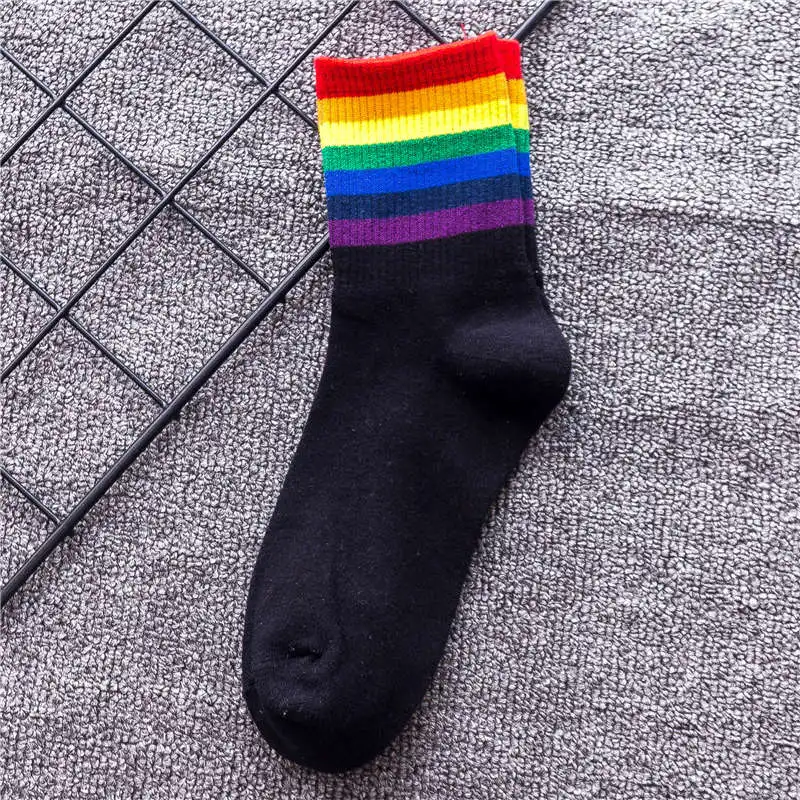 Black Rainbow Color Зимние женские носки хлопковые радужные полосатые носки рождественские Модные теплые рождественские повседневные женские носки harajuku корейские - Цвет: Black Rainbow Color