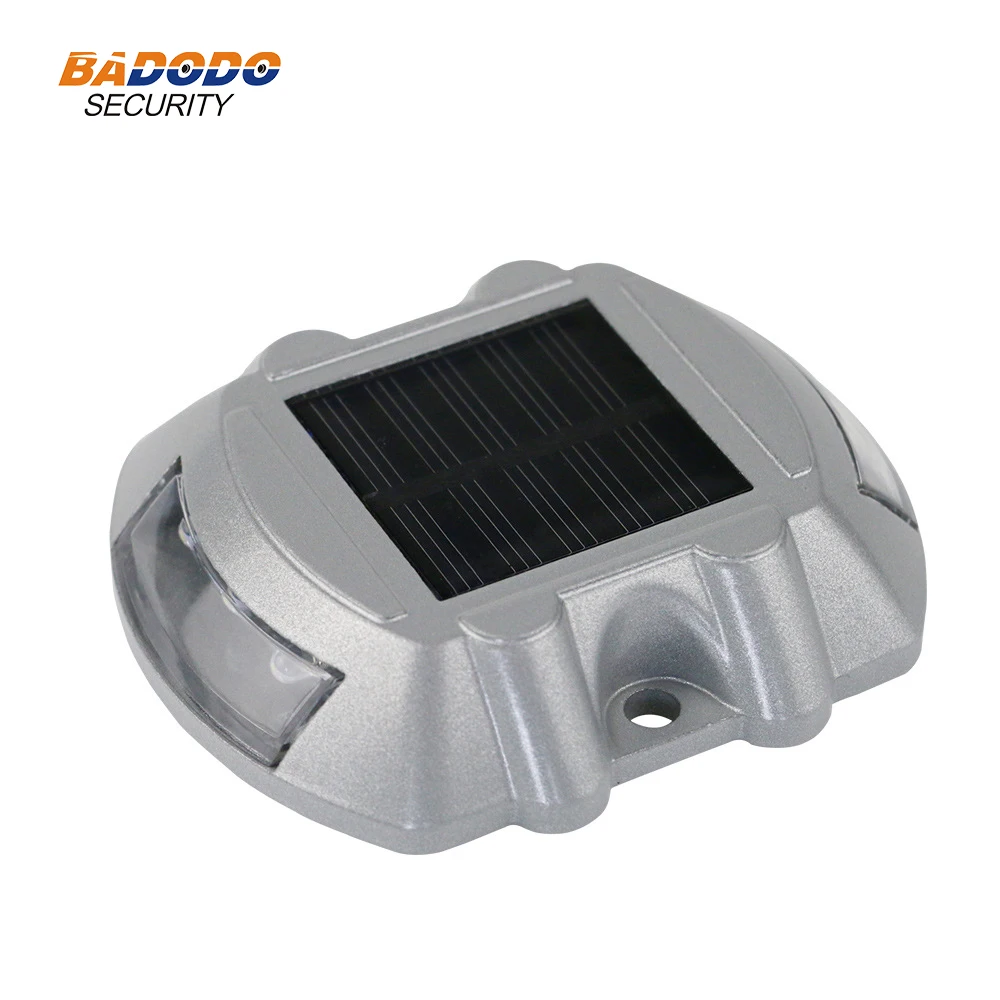 IP68 Водонепроницаемый светодиодный светильник с питанием от солнечной батареи