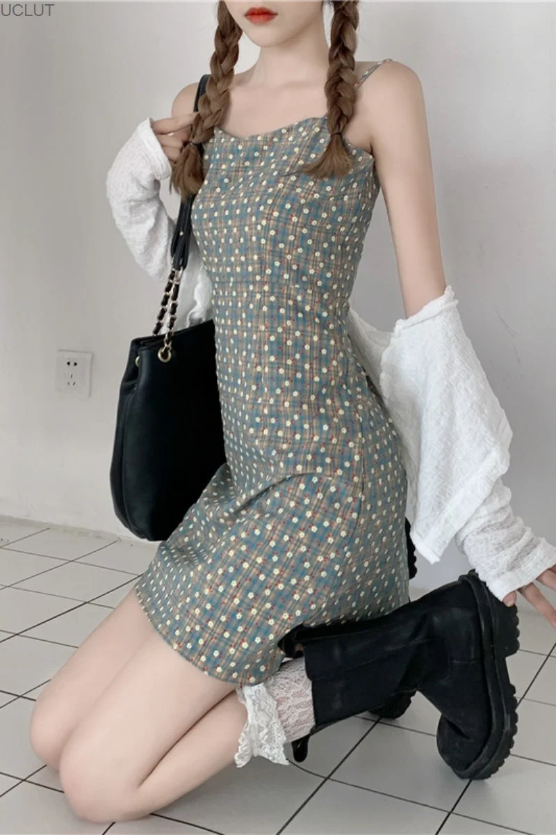 

Sweet V-neck floral suspender dress women's summer 2021 new Korean high waist slim A-line skirt