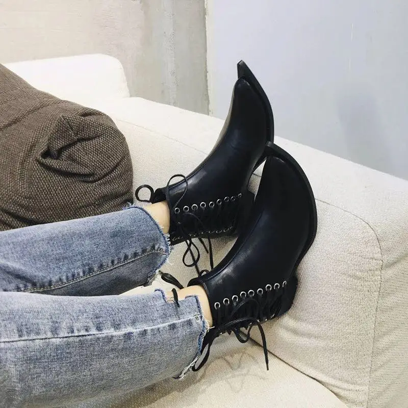 

Women's 2020 New Autumn Winter Pointed Toe Black British Style Lace-up Martin Boots Trendy Thick Heel Ankle Boots Microfiber