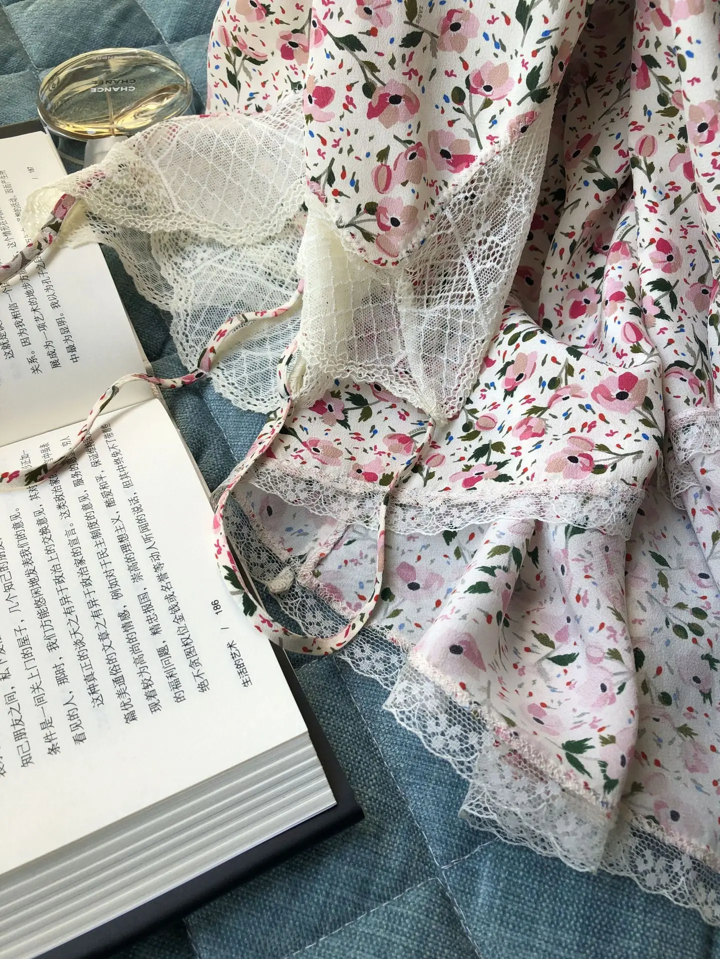 

100% Silk Dress Pink Feelings Sand Wash Silk Stitching Lace Sexy Suspender Midi Dress