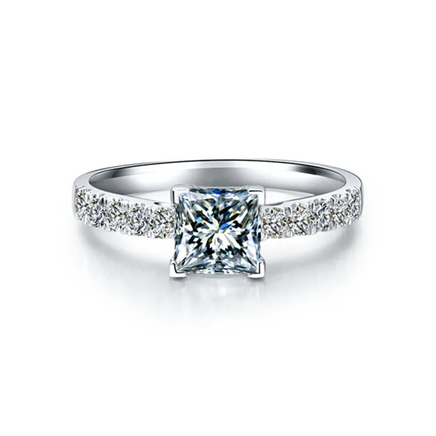 

Твердых платины PT950 кольцо 1CT D Цвет Принцесса Cut муассанит кольцо с бриллиантом для леди комплект из красивой блузки лучший подарок-ювелирно...