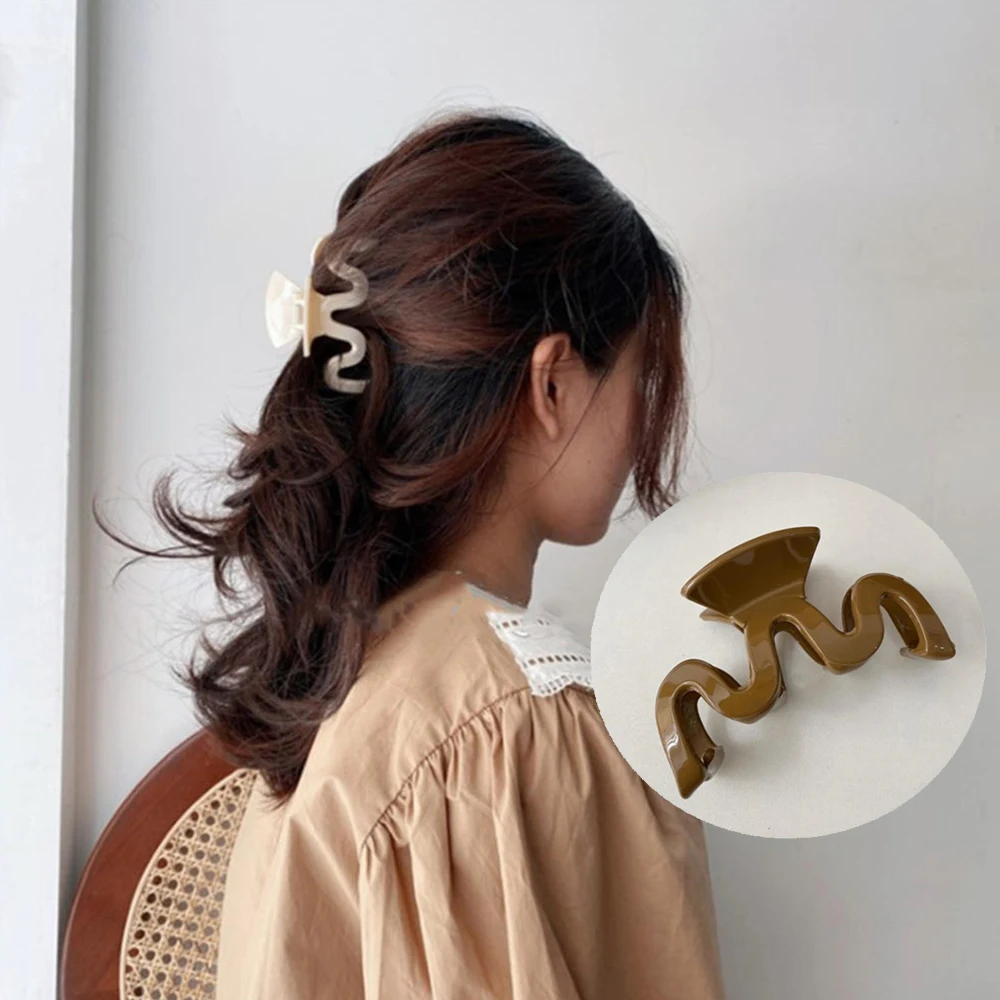 

Women Girls Geometric Hair Claw Clamps Metal Hair Crab Moon Shape Hair Claw Clip Solid Color Hairpin Large Size Hair Accessories