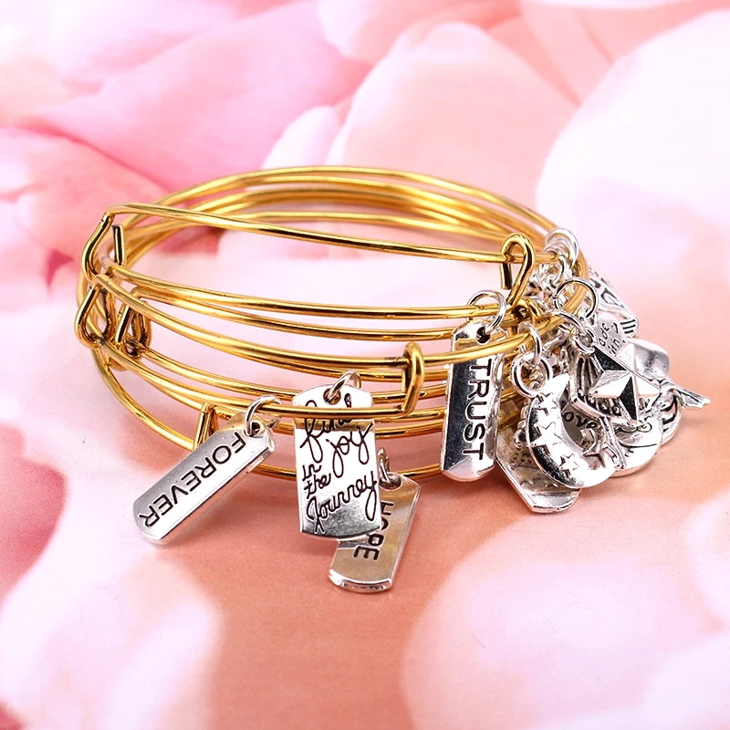 Женский браслет с подвесками в виде Луны и сердца | Украшения аксессуары