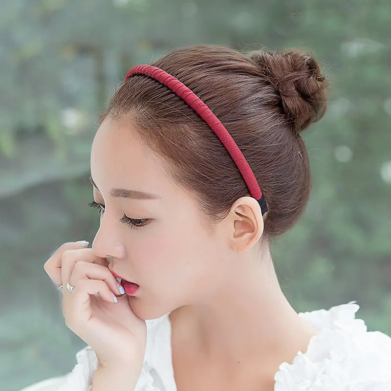 Цветная атласная повязка для волос покрыта смолой с головными повязками