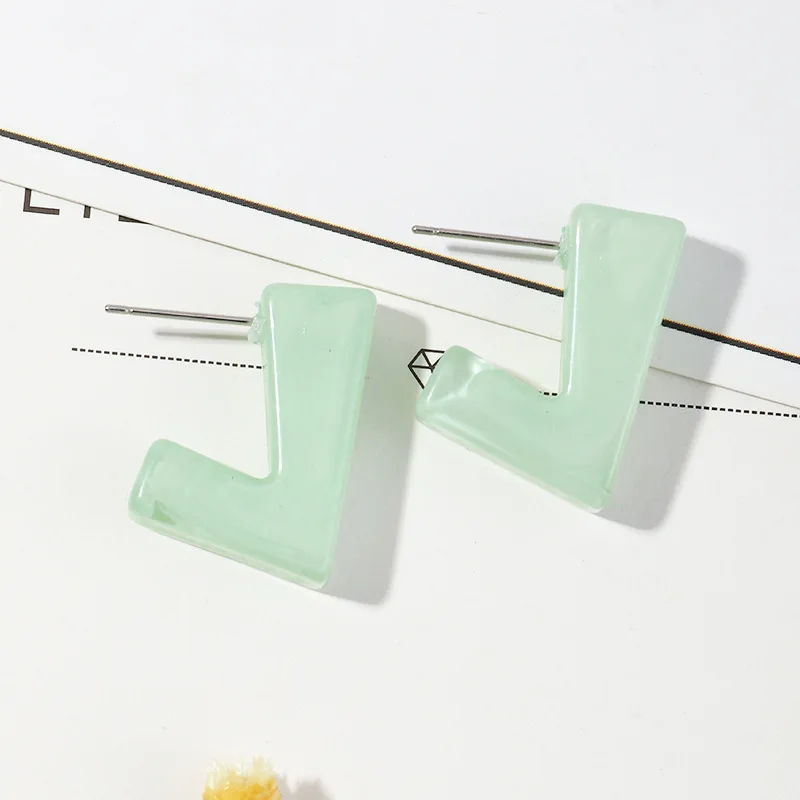 

2021 New Colorful Transparent Resin Geometric V Shape Stud Earrings for Woman Girls Party Travel Jewelry Accessories