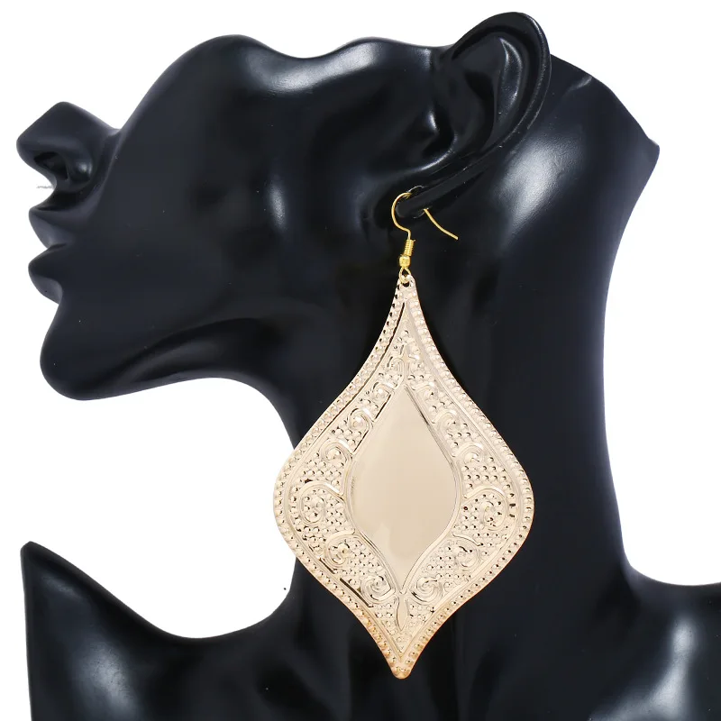 Новые яркие металлический лист свисающие серьги для женщин модное богемное