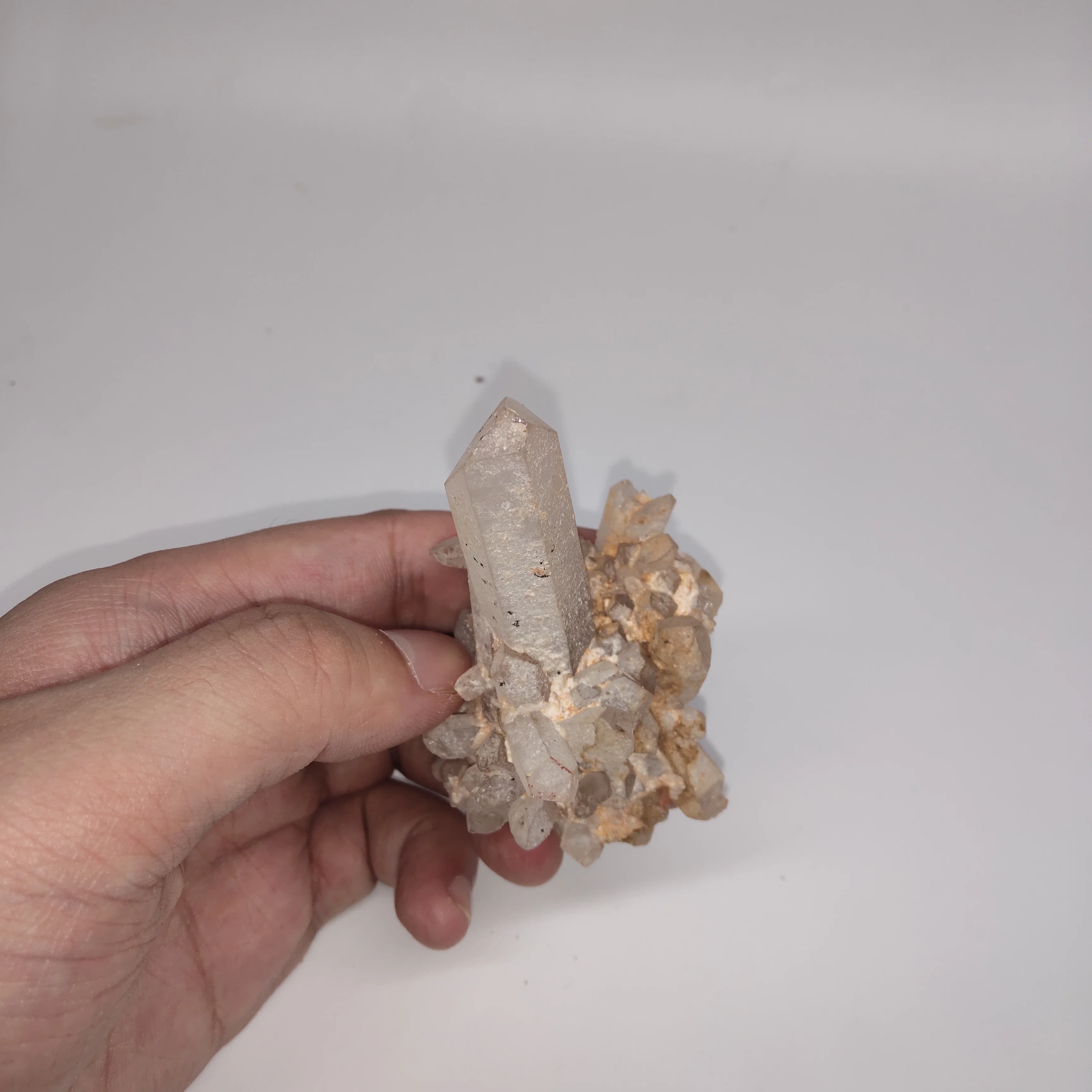 65 г красивый натуральный прозрачный образец кварца каменная Статуэтка Drusy