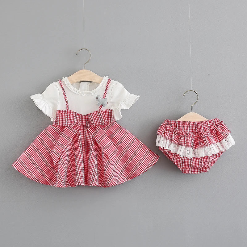 

Summer new baby girls Short sleeve flared sleeve stitching Fake two piece suspenders bow shirt with lace shorts two-piece suit