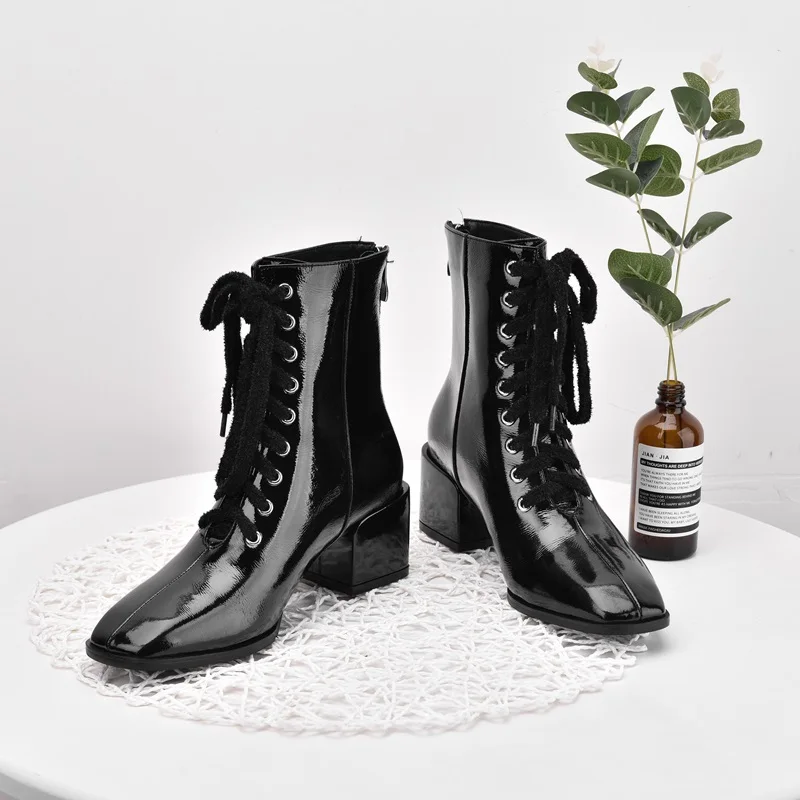 black ZVQ/офисные Ботинки из лакированной кожи; модная Брендовая женская обувь на шнуровке; цвет синий, верблюжий; сезон осень-зима ботильоны с квадратным носком; размеры 34-40CN - Цвет: black