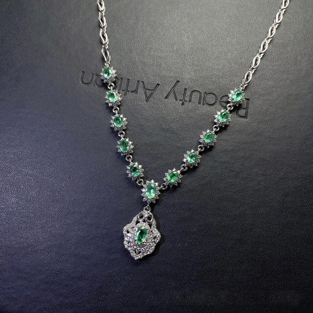 

Luxury 100% 925 Sterling Silver Bohemia Natural Emerald Gemstone Wedding Party Pendant Necklace Ladies Fine Jewelry Wholesale
