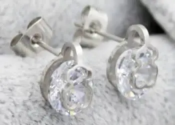 

Fashion art stainless steel bear, inlaid zircon art bear earrings, simple and generous girl's best choice