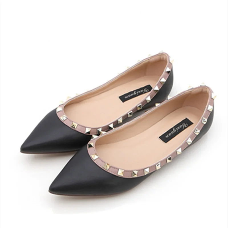 Туфли женские офисные с заостренным носком мягкая элегантная обувь заклепками