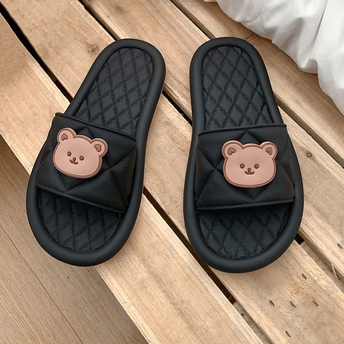 

Cute Bear Indoor Slippers Slides Women Summer Bathroom Shoes Woman Ladies' Slippers Animal For Home Beach Sandals Slipper Female