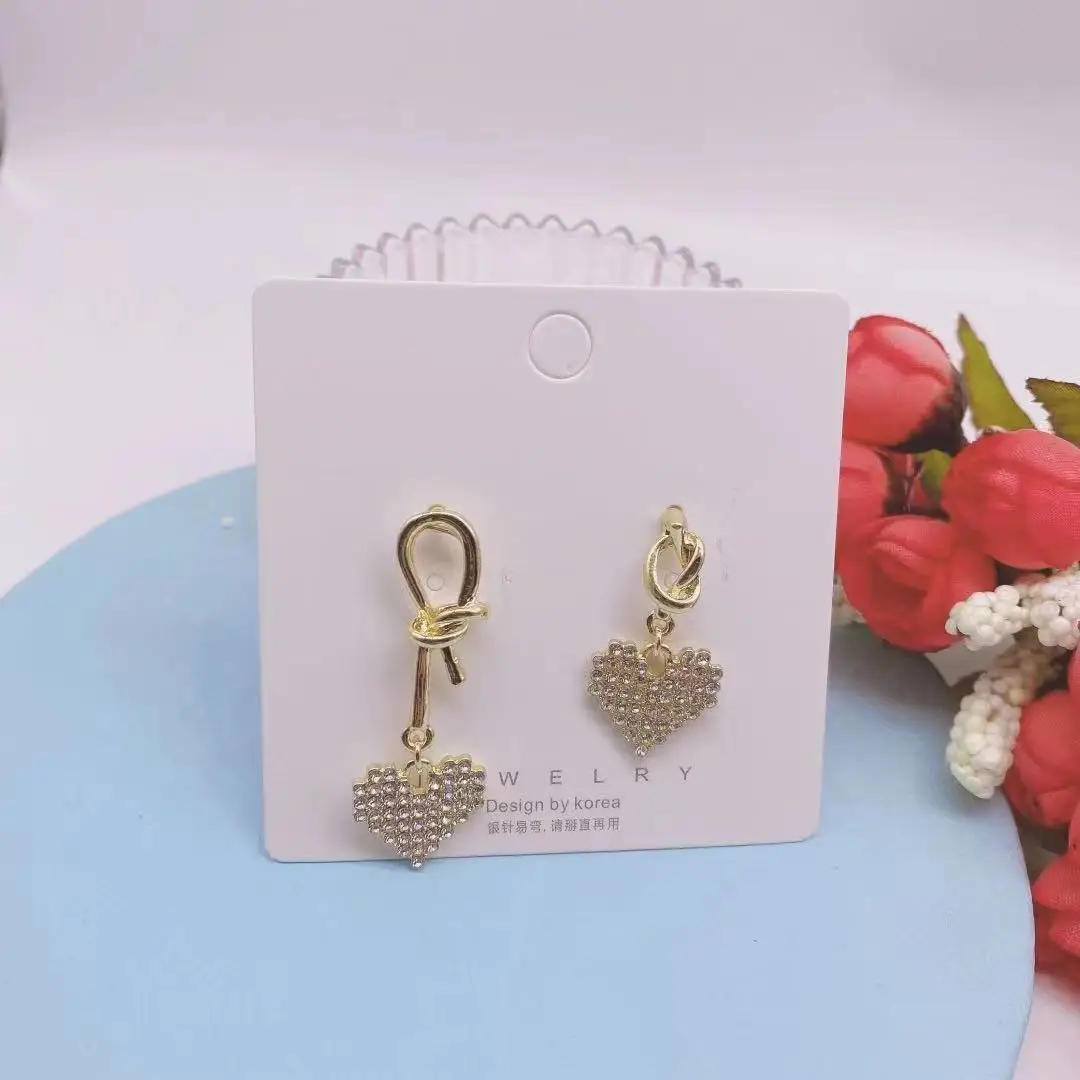 

Classic Design Dazzling Heart Stud Earrings for Women High Quality Romantic Female Accessories Timeless Styling Jewelry