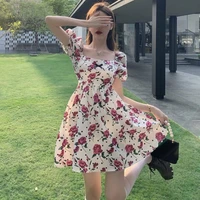 2021 summer new fashion french retro square neck short skirt with bubble sleeve and slim waist
