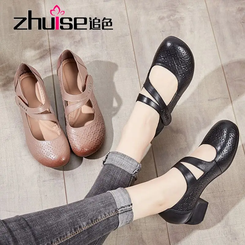 Весна 2020 кожаные женские туфли с закрытым носком на толстом каблуке обувь для