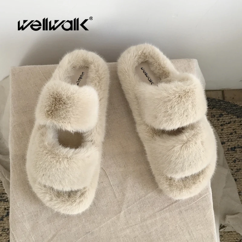 Женские шлепанцы на плоской подошве с кроличьим мехом пушистые и ползунки