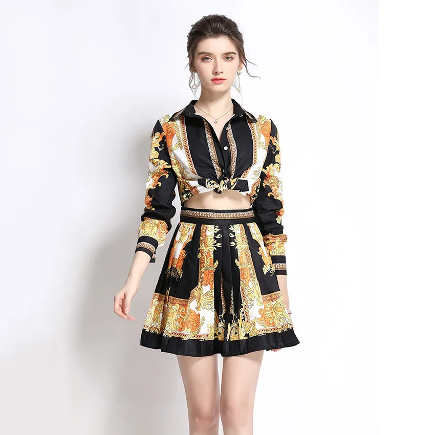 

Summer Holiday Beach Two Piece Set Floral Print Vintage Runway 2 Piece Shorts Sets Women Off Shoulder Crop Top + Shorts Outfits