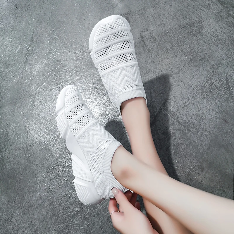 Лидер продаж 2021 беговые кроссовки женская спортивная обувь уличные на шнуровке и