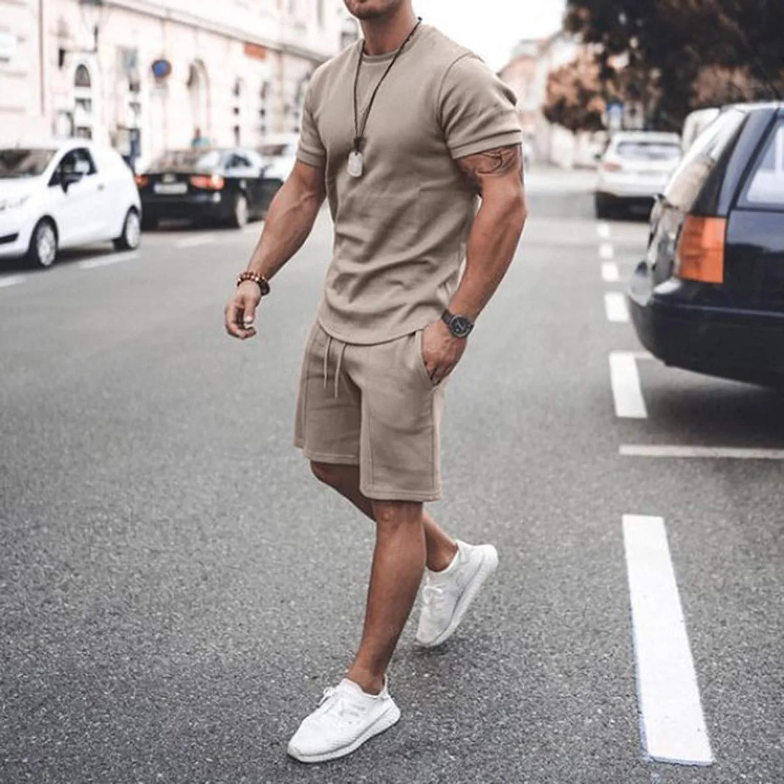 

Men's Beach Two Pieces Set Shortwear Round Neck Jogging Set Summer Solid Color Shorts Loose Fashion Running Leisure Track Suit