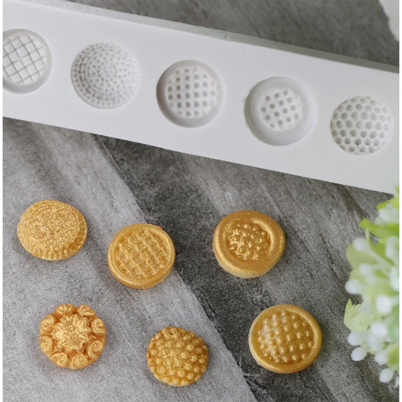 

Small Cute Buttons Silicone Mold DIY Chocolate Cake Candy Fondant Moulds Baking Decoration Tool Resin Kitchenware