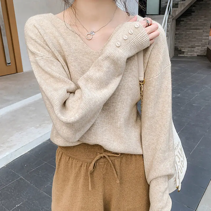 

Women 2022 Autumn Winter New Loose Sweater Pullover Tops Female Solid Knitted Bottoming Tops Ladies V-neck Warm Jumpers G34
