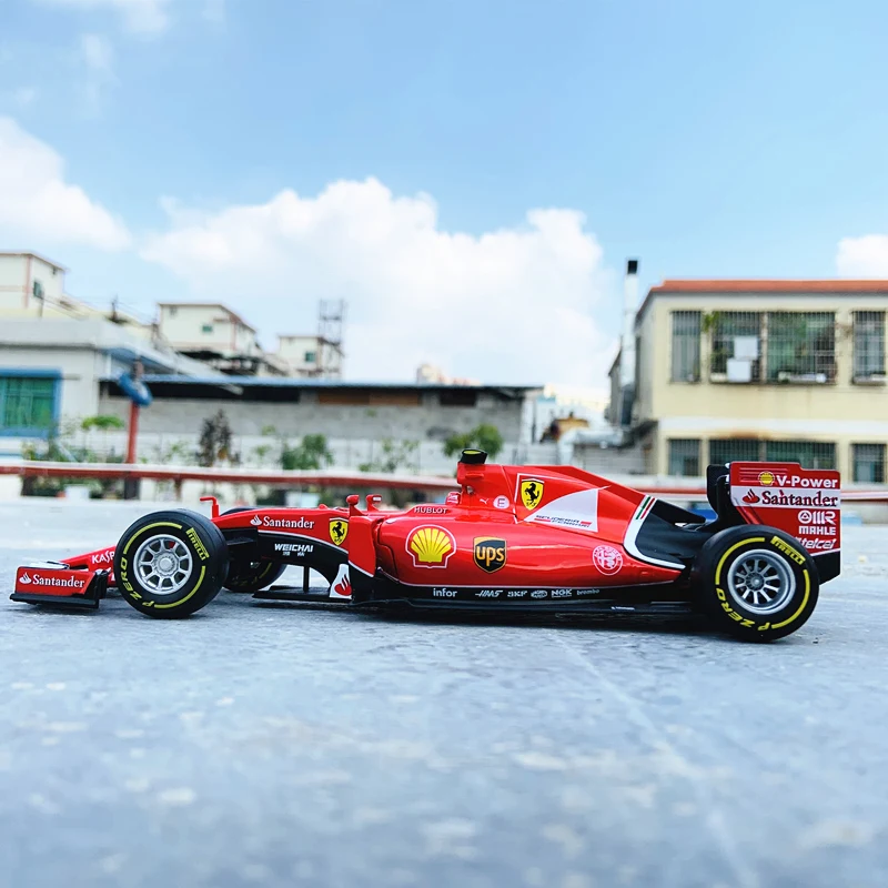 

1:24 F1 2015 Ferrari SF15-T Formula One Simulation Alloy Car Model Crafts Decoration Collection Toy Tools