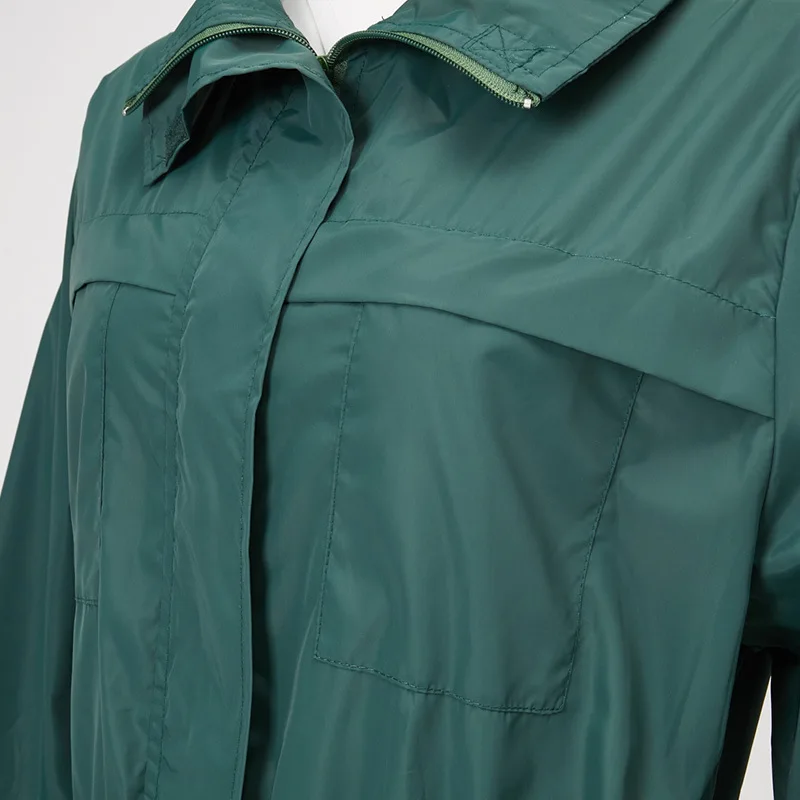 Женская непромокаемая ветровка с капюшоном приталенная Длинная для занятий