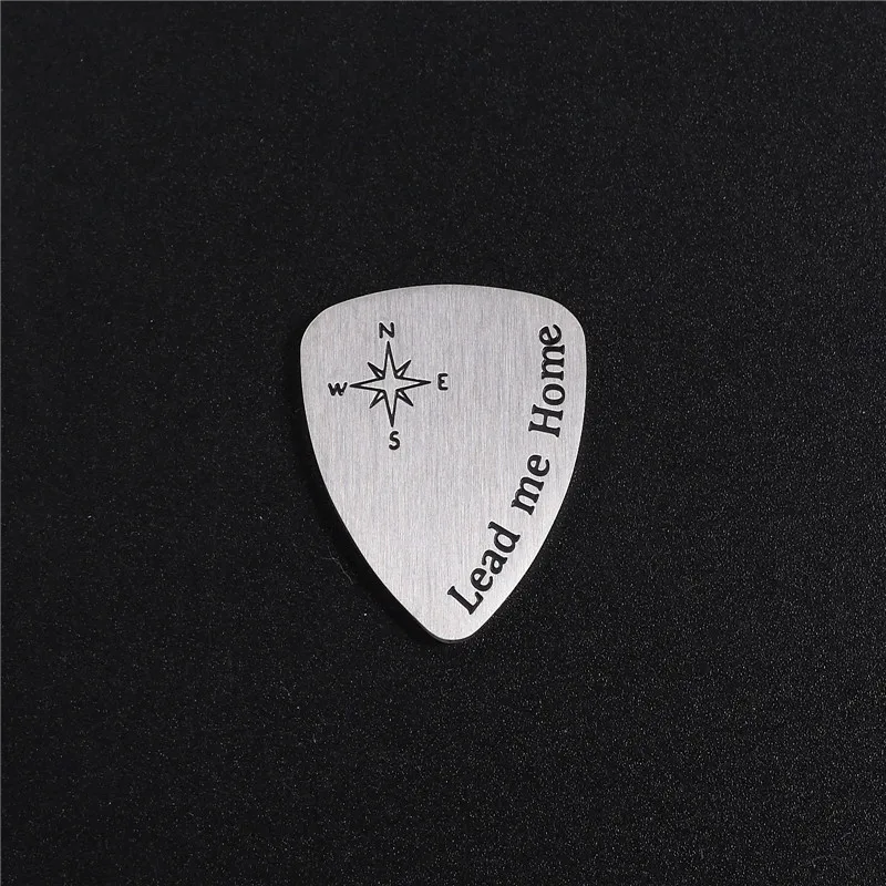 1 stück titan stahl gitarre pick gitarre schrapnell akustische musik pick plektrum elektrische glatte gitarre pick gitarre zubehör free glob