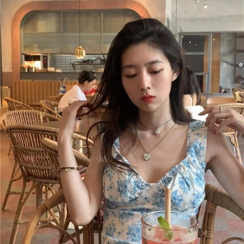 

Hong Kong Style Sexy Hot Girl Elegant Slim Fit French Style V-neck Floral Strap Vest Dress Fairy Summer A- line Skirt