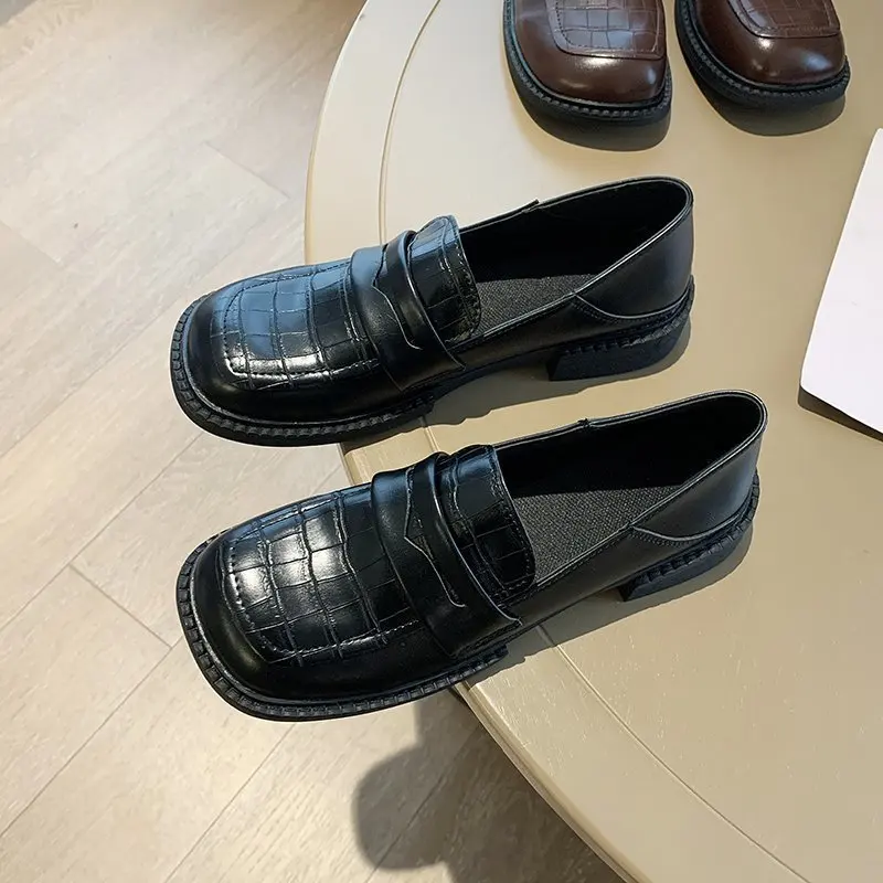 

Net red British style square head shoes for female students in spring 2021