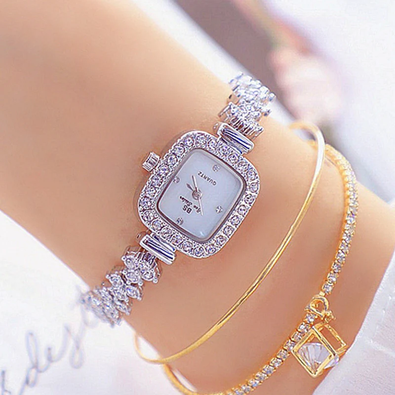Часы стразы женские кварцевые люксовые брендовые наручные с браслетом из