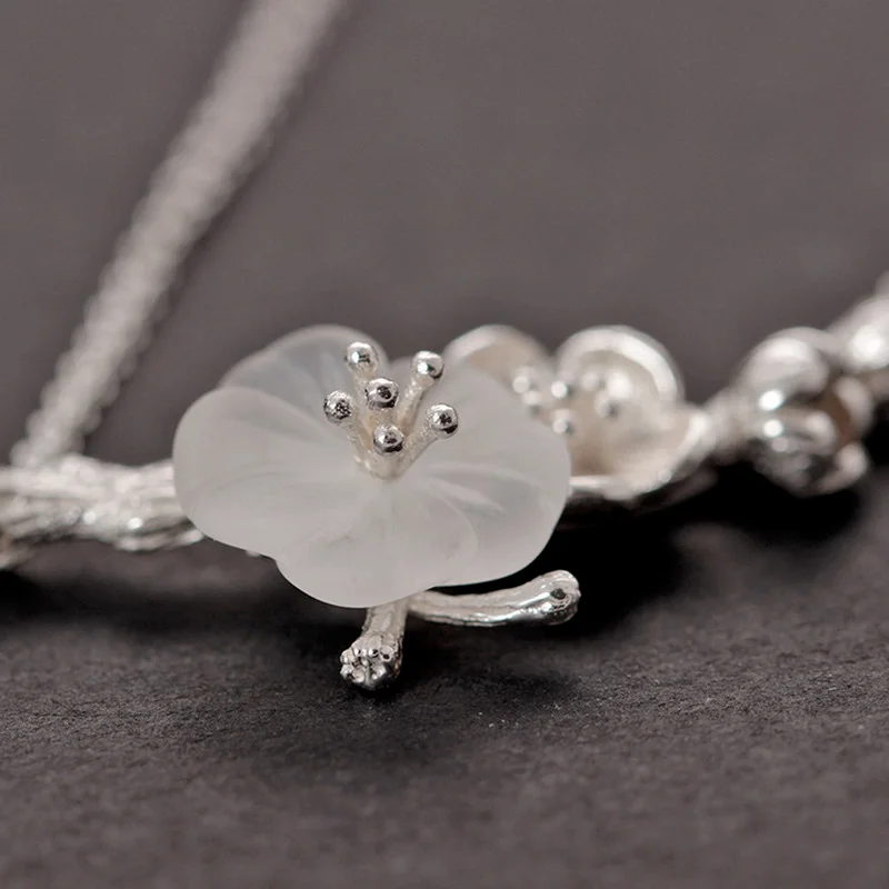 

Retro White Crystal Necklace 925 Sterling Silver High Quality Female Jewelry Female Flowers Big Pendant with Chain Lovers Gift