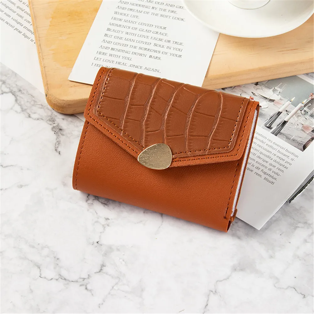 Короткий женский кошелек из искусственной кожи с крокодиловым узором кредитница