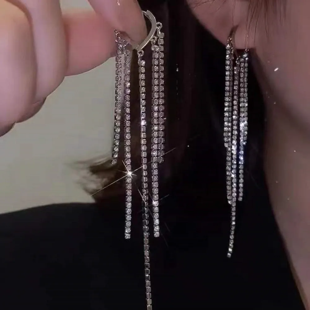 Фото Новинка 2022 длинные серьги с бриллиантами в виде персика модные блестящие