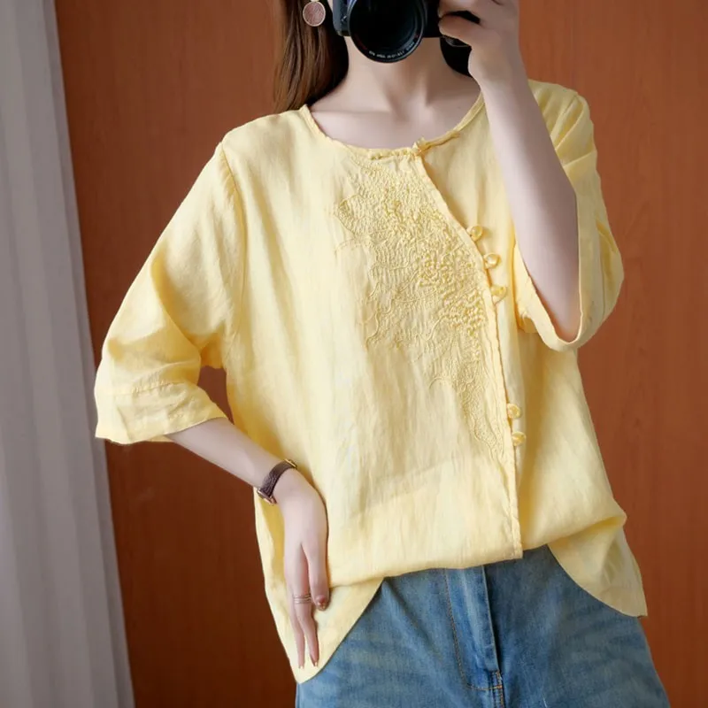 

Oversized Women Vintage Cotton Linen Blouses Shirts New 2020 Autumn Arts Style Floral Embroidery Female Loose Casual Tops S1641