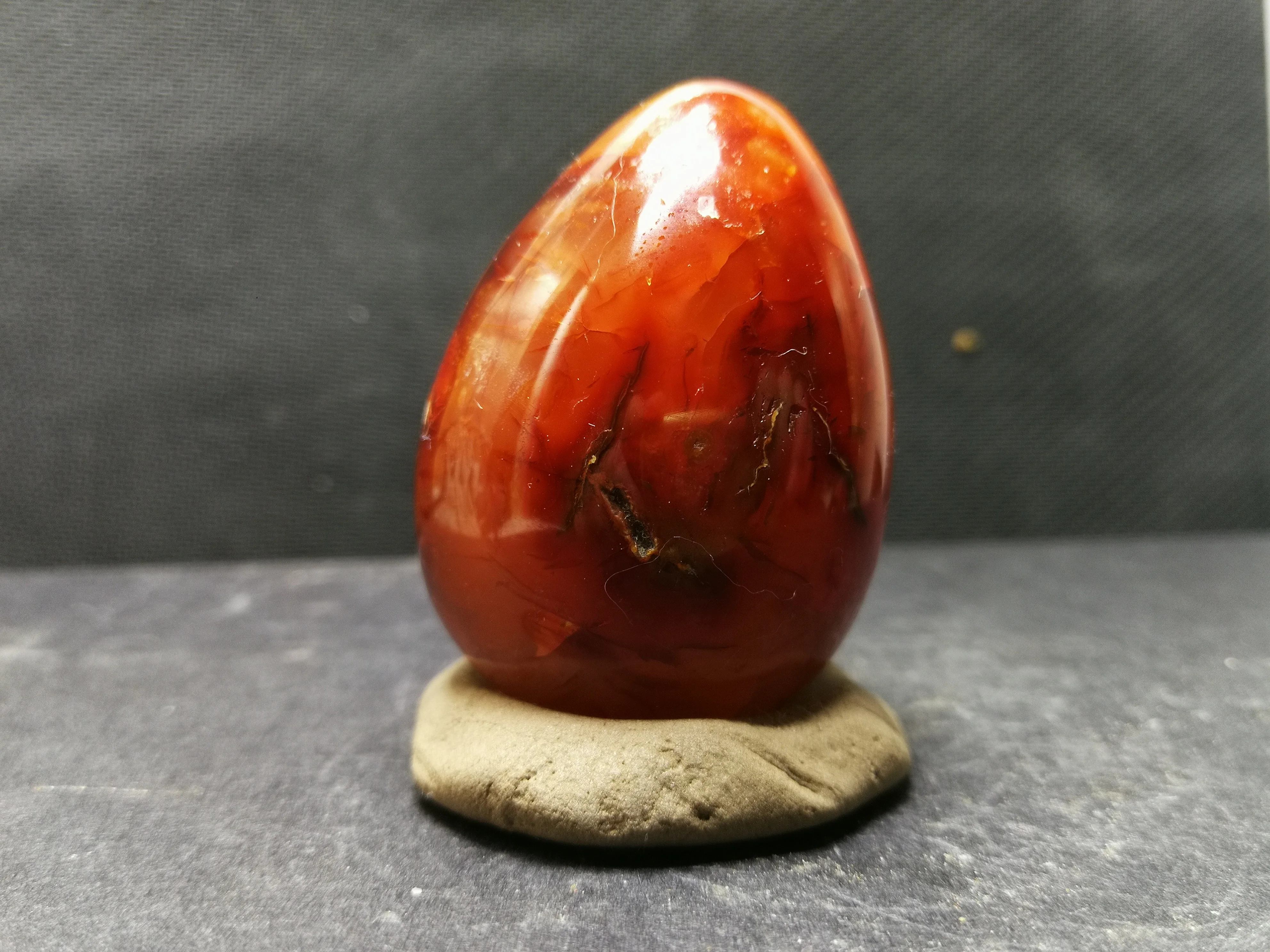 90.1gNatural color red agate egg polishing quartz crystal healing stone furniture accessories | Stones