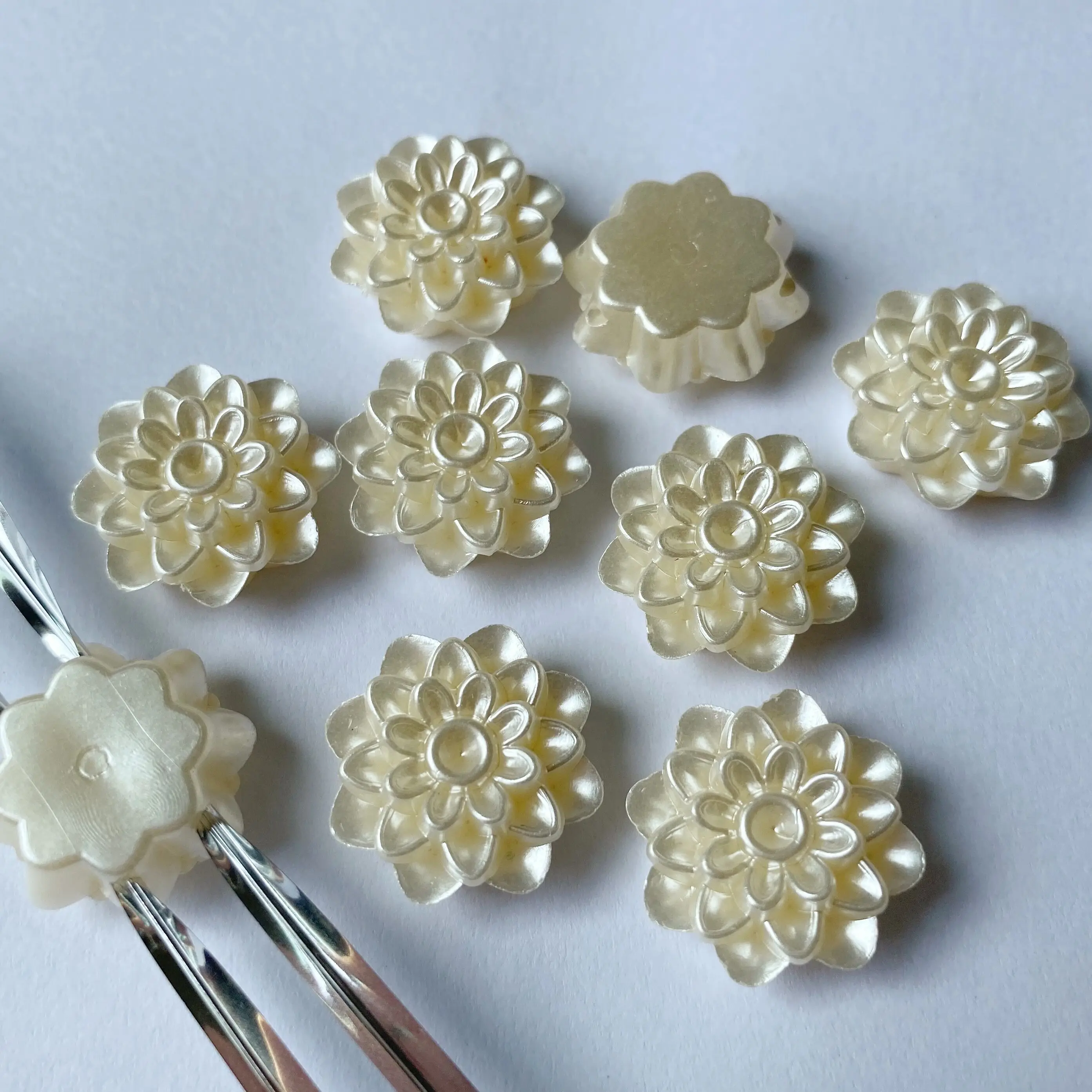 Заколка для волос с искусственным жемчугом четырьмя лепестками | Украшения и