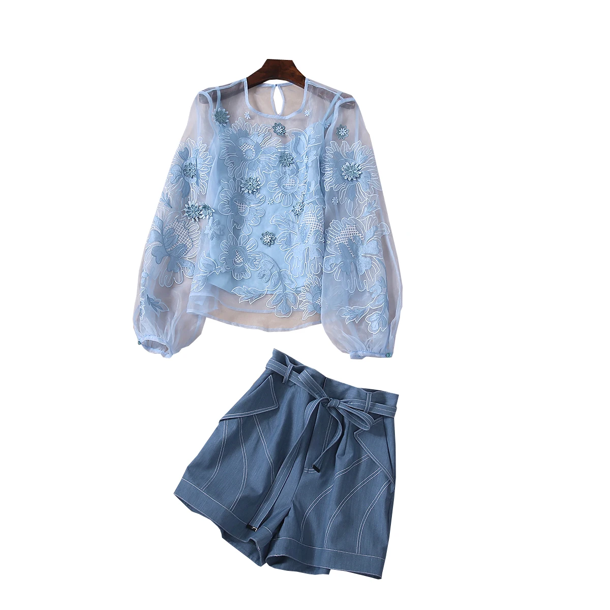 

JCHB 2021 spring and summer new fashion round neck Lantern Sleeve heavy industry embroidery top show thin shorts foreign