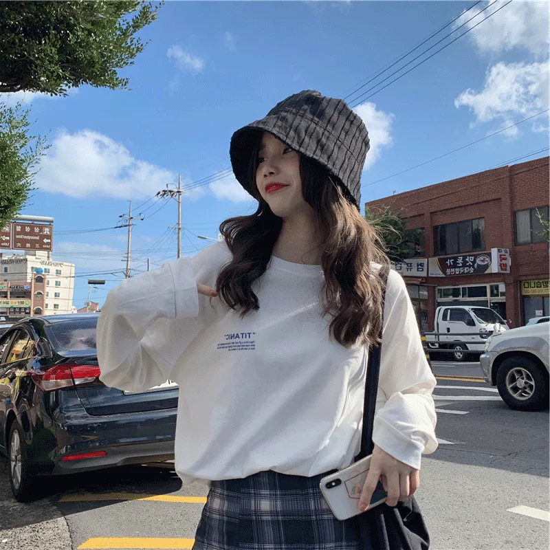 

Осень и зима 2021 весна и осень женская одежда в Корейском стиле Свободная белая футболка для студентов в стиле Харадзюку Гонконг
