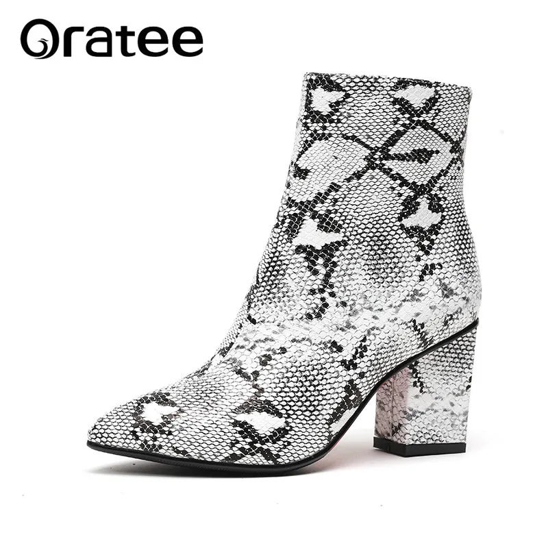 Женские ботильоны со змеиным принтом Обувь на молнии с острым носком ботинки