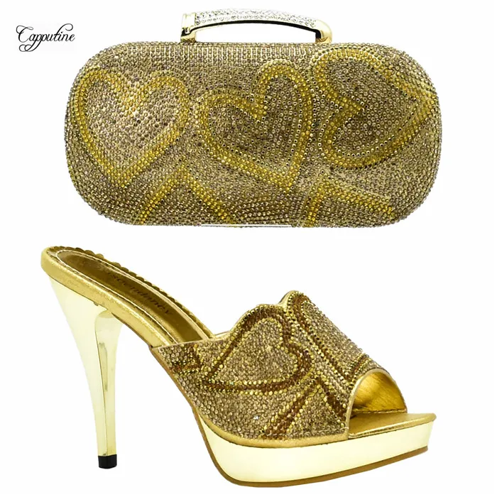 Популярные туфли-лодочки розового цвета на тонком высоком каблуке с вечерней