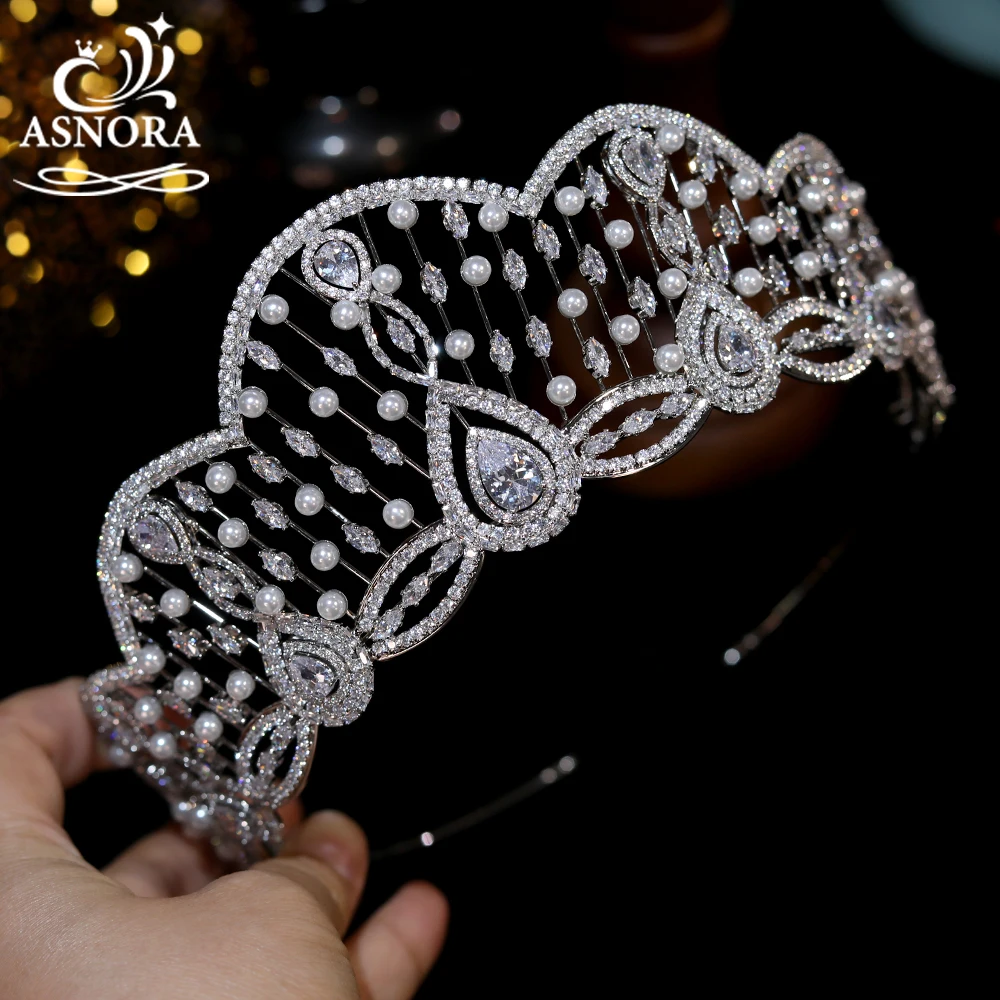 

Повязка на голову женская с кристаллами и жемчугом, в стиле барокко