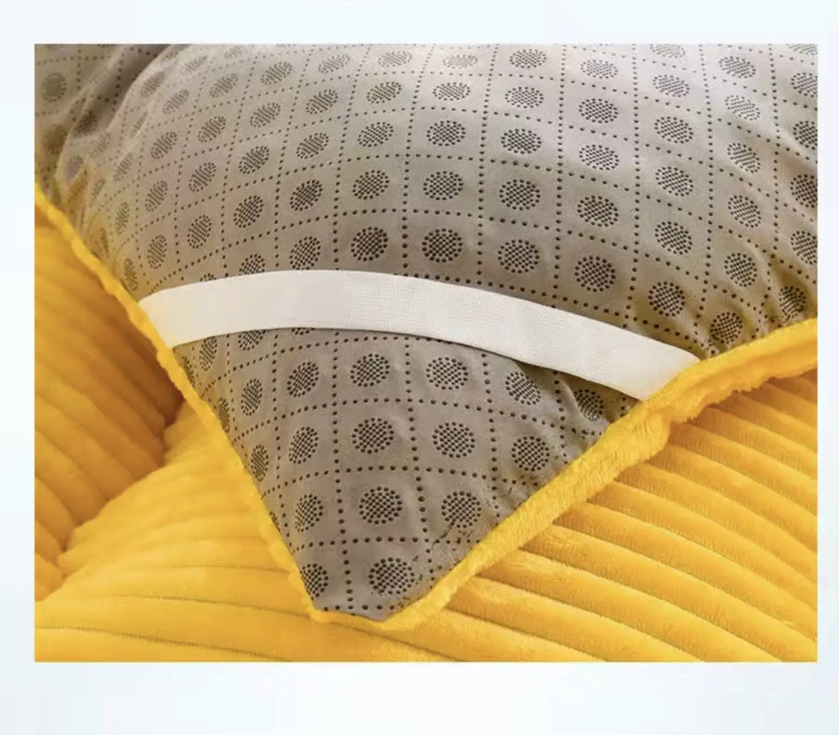 Удобный складной матрас из мягкого материала зимний плотного теплого молочного