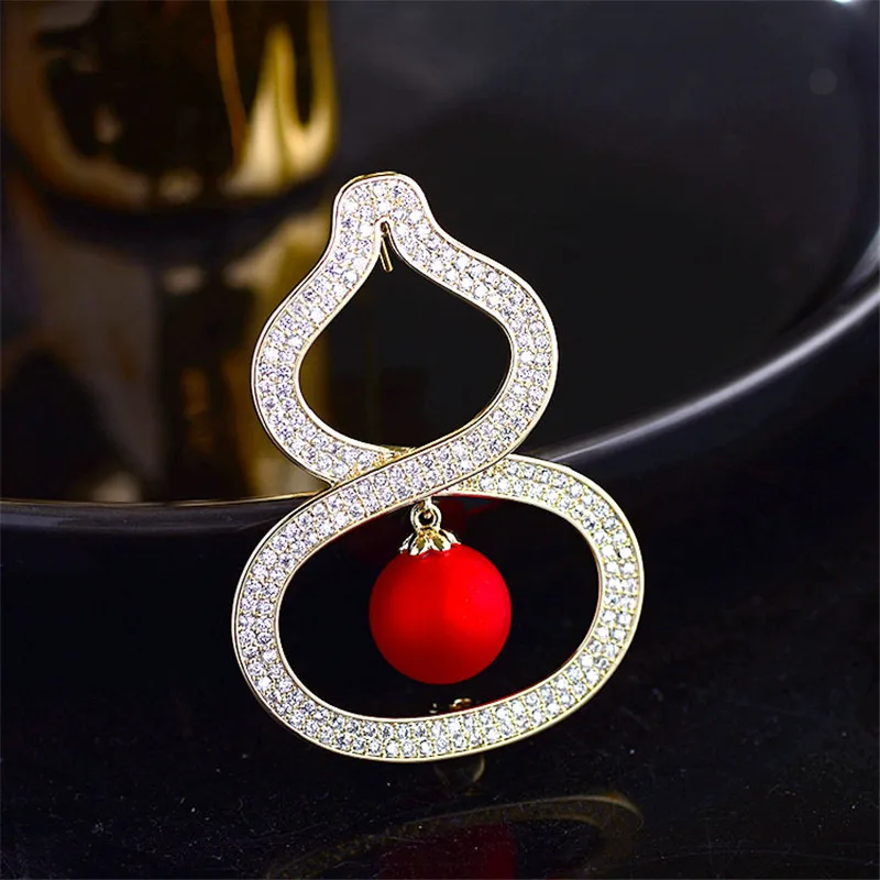 

Lucky Gourd Brooch Micro Pave Cubic Zirconia Red Pearl Brooches Pins mujer Fashion Cute Wedding Corsage Accessories