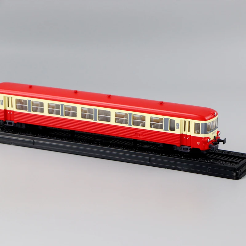 

1:87 ATLAS LA REMORQUE TYPE EADXR -8600 <<CARAVELLE>> 1963 RARE COLLECTION NON -CHILD TOY